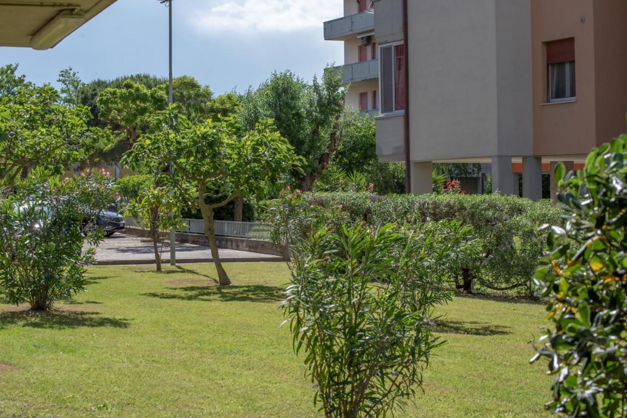 Villa Azzurro Lido Adriano Vista Mare Exterior foto